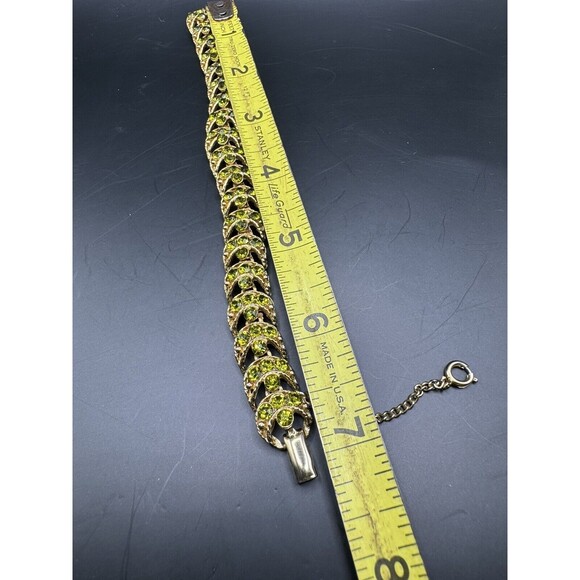 Weiss Rhinestone Link Bracelet Vintage Safety Clasp Green Gold Tone Signed - Picture 10 of 10